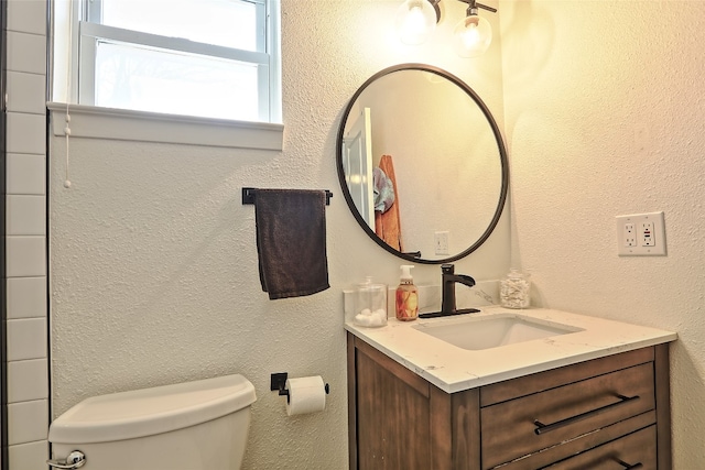 11501 Oak Knoll Dr, Austin, TX 78759 - half bath with vanity and a textured wall