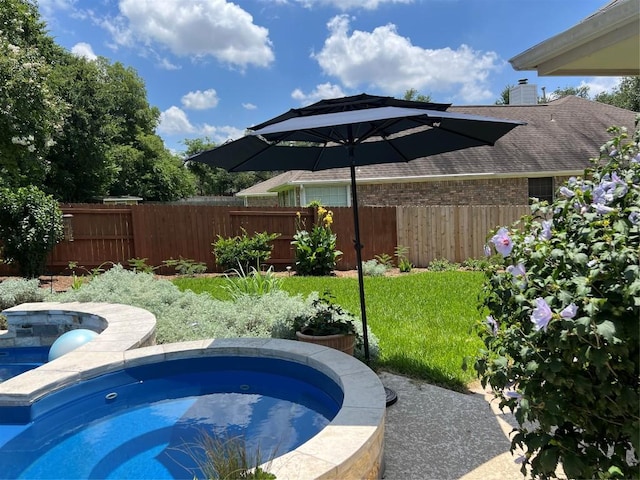 3028 Indigo Trl, Round Rock, TX 78665 - view of pool with an in-ground hot tub