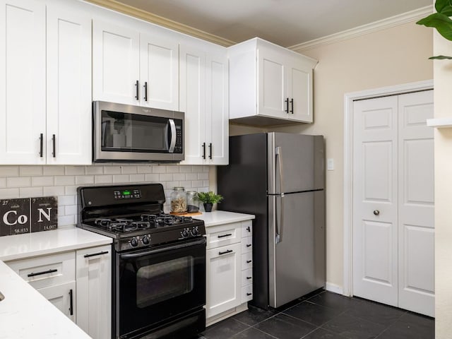 8001 Rimini Trl, Austin, TX 78729 - kitchen featuring stainless steel appliances, crown molding, light countertops, decorative backsplash, and white cabinets