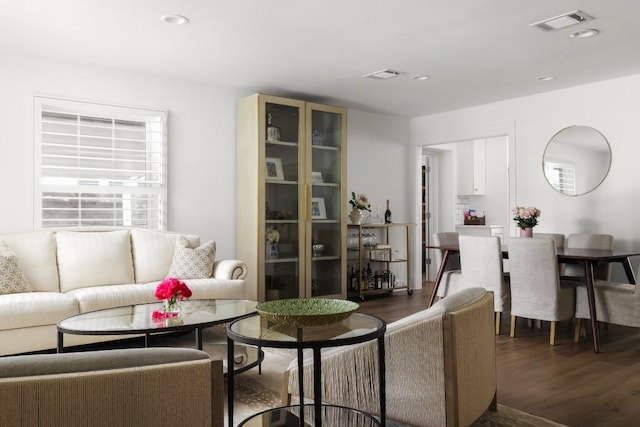 2517 Exposition Blvd, Austin, TX 78703 - living area featuring wood finished floors and recessed lighting