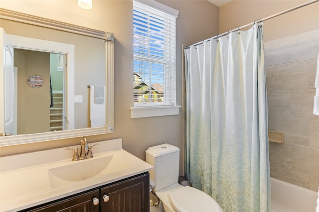 928 Sugaree Ave, Austin, TX 78757 - full bath with toilet, vanity, and shower / tub combo