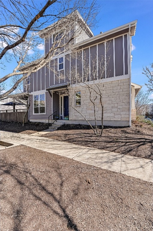 928 Sugaree Ave, Austin, TX 78757 - view of front of home featuring a sunroom