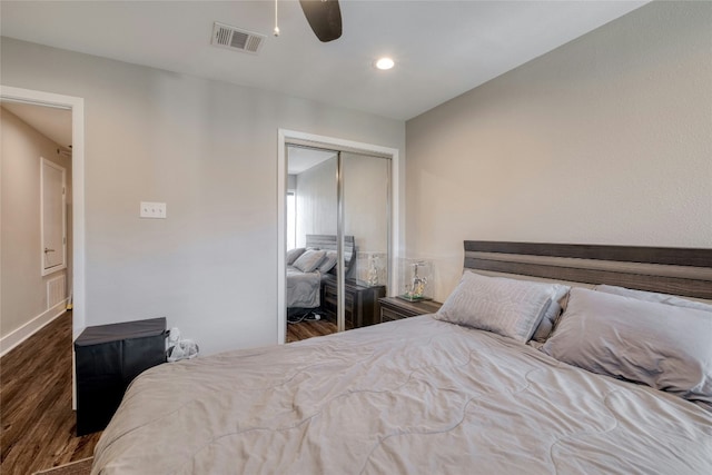 935 La Posada Dr Unit 217, Austin, TX 78752 - bedroom featuring wood finished floors, a closet, a ceiling fan, and recessed lighting
