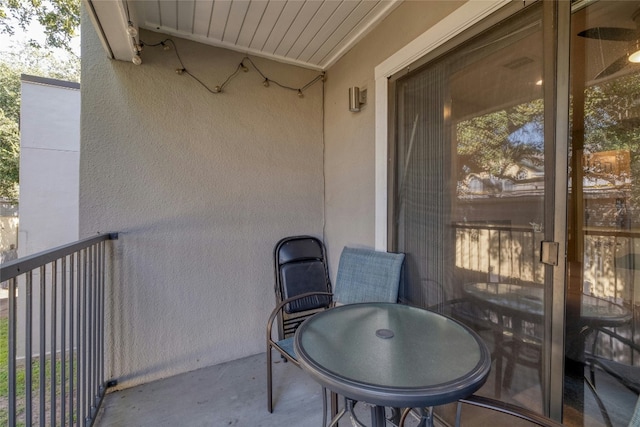 935 La Posada Dr Unit 217, Austin, TX 78752 - view of balcony