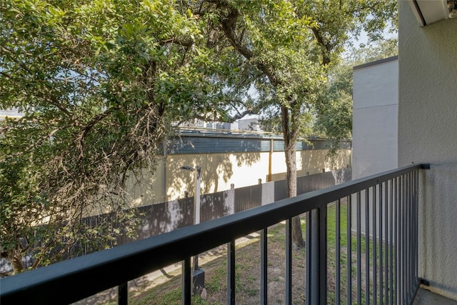 935 La Posada Dr Unit 217, Austin, TX 78752 - view of balcony