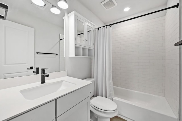 113 Cibolo Creek Loop, Bastrop, TX 78602 - full bath featuring vanity, shower / bathtub combination with curtain, and recessed lighting