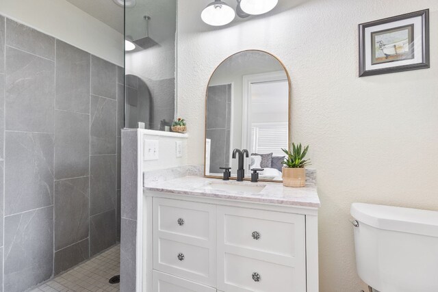 904 Fisher St, Taylor, TX 76574 - full bath with vanity and a walk in shower