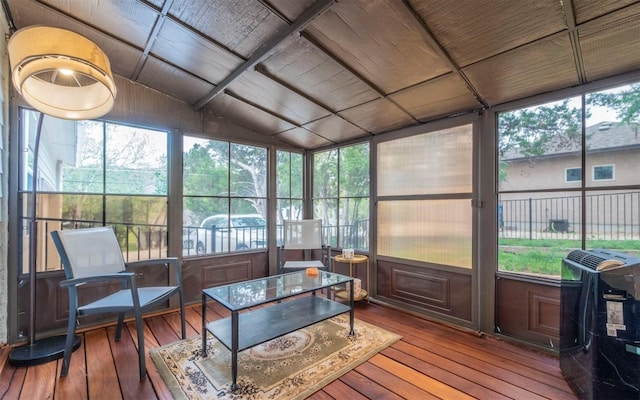 20700 Deep Crk, Lago Vista, TX 78645 - sunroom / solarium with healthy amount of natural light and lofted ceiling