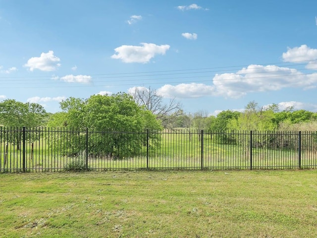 709 Bluffview Dr, Bastrop, TX 78602 - view of yard