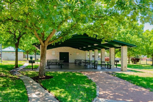 8410 Glen Canyon Dr, Round Rock, TX 78681 - view of community with a patio