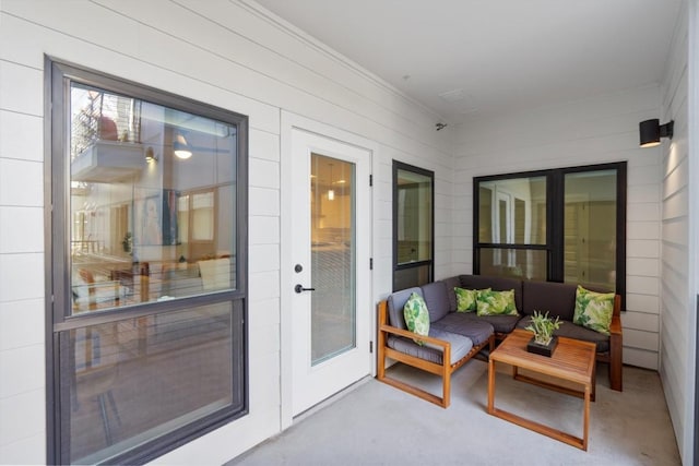 2220 Webberville Rd Unit 207, Austin, TX 78702 - sunroom featuring outdoor lounge area
