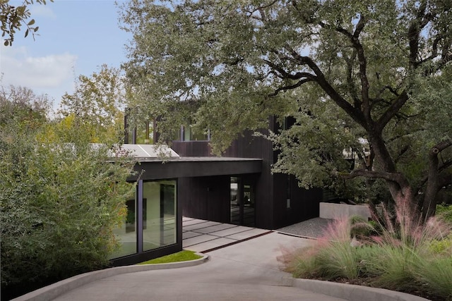 2700 Stratford Dr, Austin, TX 78746 - view of front of house