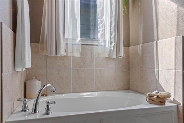2608 Lightfoot Trl, Austin, TX 78745 - full bath featuring a bath and tile walls