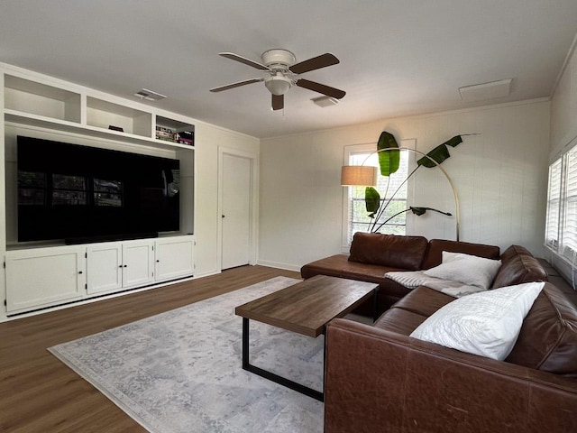 421 E Briarway Dr, Marble Falls, TX 78654 - living area featuring dark wood-style floors and a ceiling fan