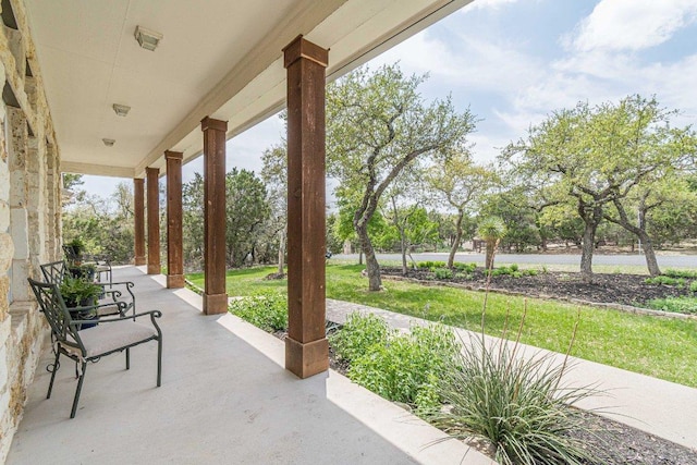 18140 Compass Cir, Dripping Springs, TX 78620 - photo 2