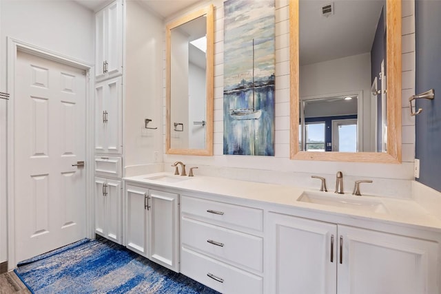 16 Tournament Way Unit 19, The Hills, TX 78738 - full bathroom featuring double vanity