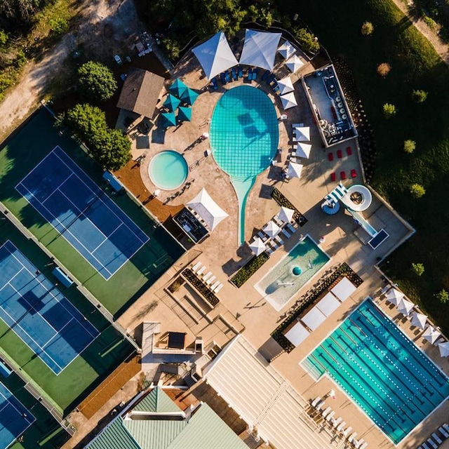 16 Tournament Way Unit 19, The Hills, TX 78738 - bird's eye view of a pool area