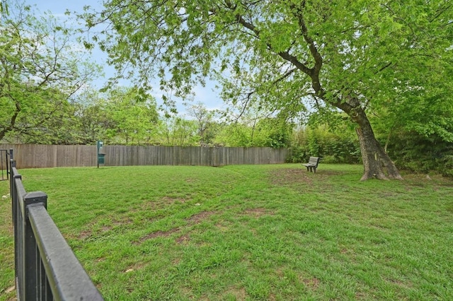 5820 Berkman Dr Unit 119, Austin, TX 78723 - view of yard
