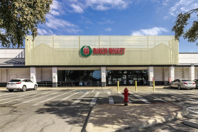 7003 Priscilla Dr, Austin, TX 78752 - view of commercial location featuring uncovered parking