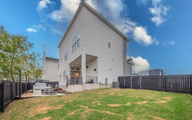 6221 Florencia Ln, Austin, TX 78724 - back of house featuring a fenced backyard and a patio area