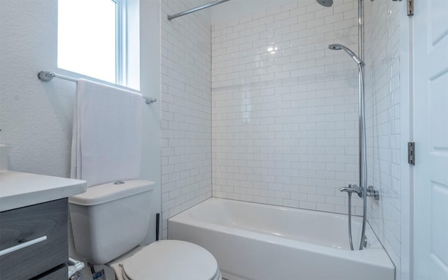 6221 Florencia Ln, Austin, TX 78724 - bathroom with vanity and bathing tub / shower combination
