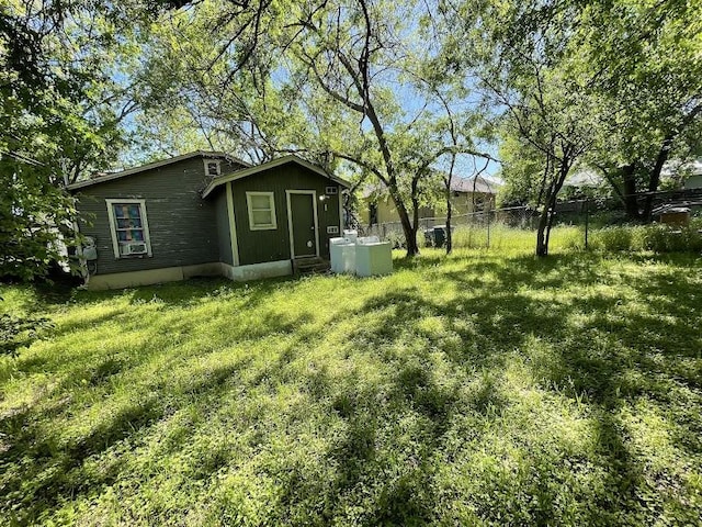 3208 E 16th St, Austin, TX 78721 - view of yard