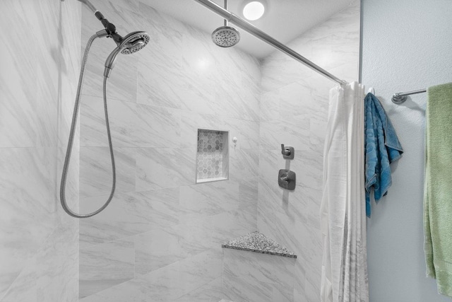 932 Scenic Loop, Kingsland, TX 78639 - bathroom with a tile shower