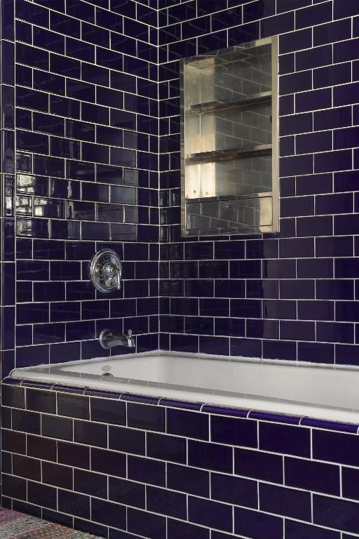 1313 W 9th 1/2 St, Austin, TX 78703 - full bathroom featuring a tile shower