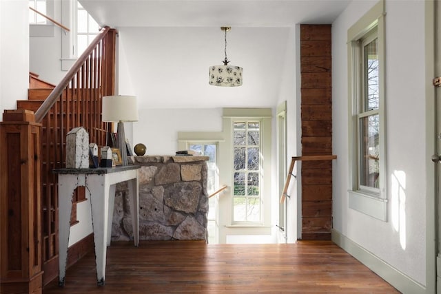 1313 W 9th 1/2 St, Austin, TX 78703 - entrance foyer featuring wood finished floors and baseboards