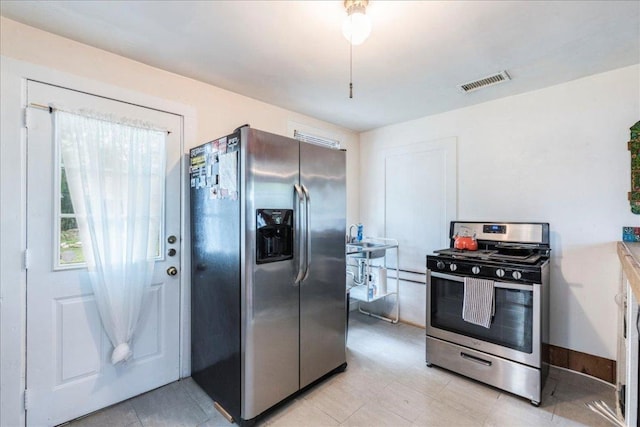 1713 S 5th St, Austin, TX 78704 - kitchen with stainless steel appliances