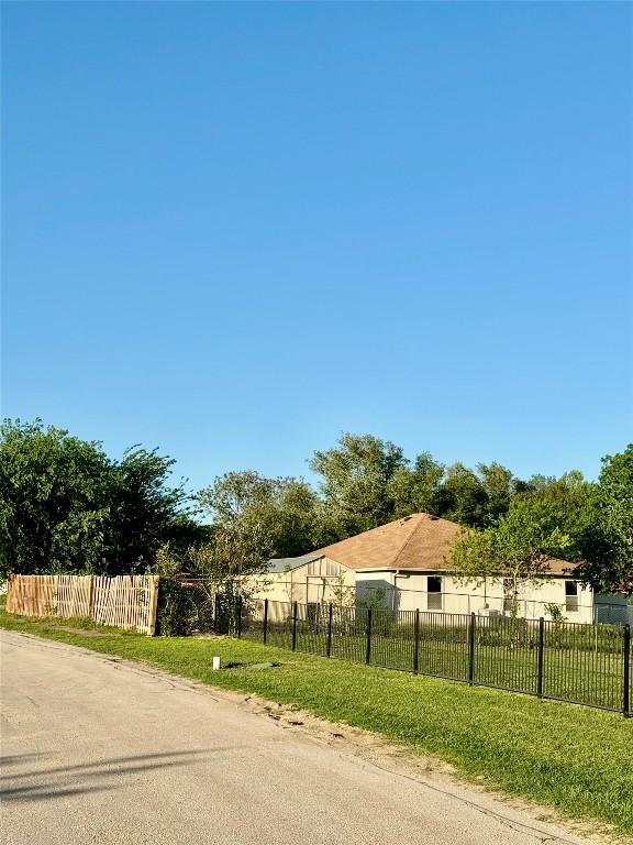 700 Lago Vista St, San Marcos, TX 78666 - view of street