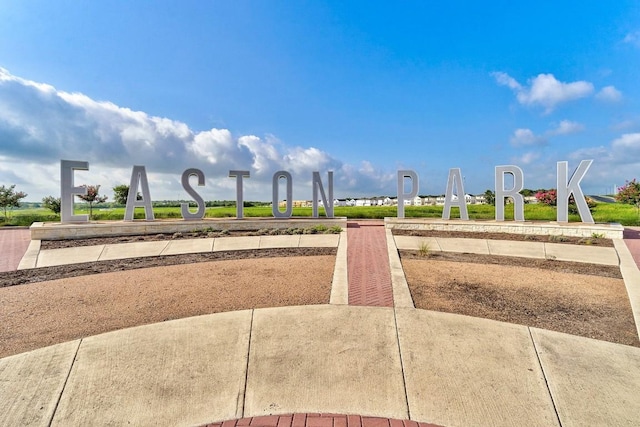 8522 Leroi Dr, Austin, TX 78744 - view of home's community
