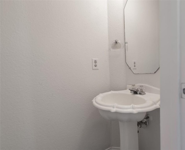 15406 Ecorio Dr, Austin, TX 78728 - view of bathroom