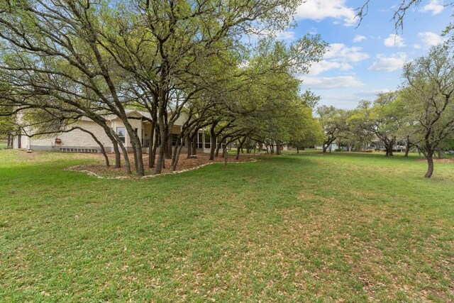 21507 Lakefront Dr, Lago Vista, TX 78645 - view of green lawn