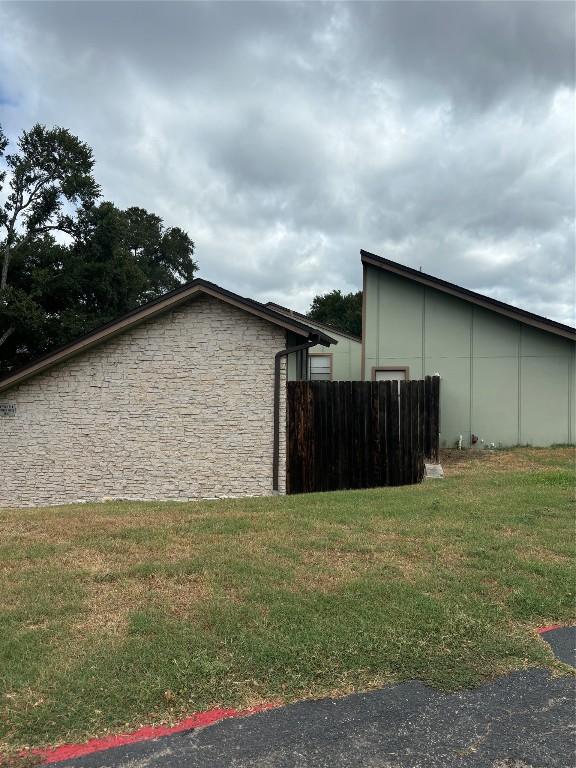 1700 Timber Ridge Dr, Austin, TX 78741 - photo 20