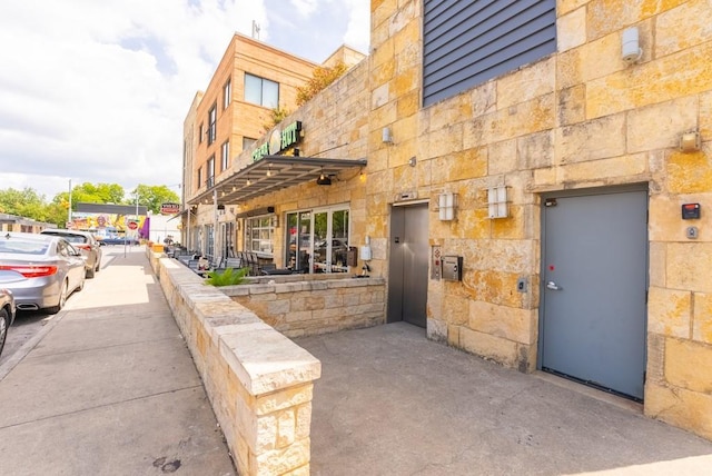 3016 Guadalupe St Unit 212, Austin, TX 78705 - view of building exterior with elevator