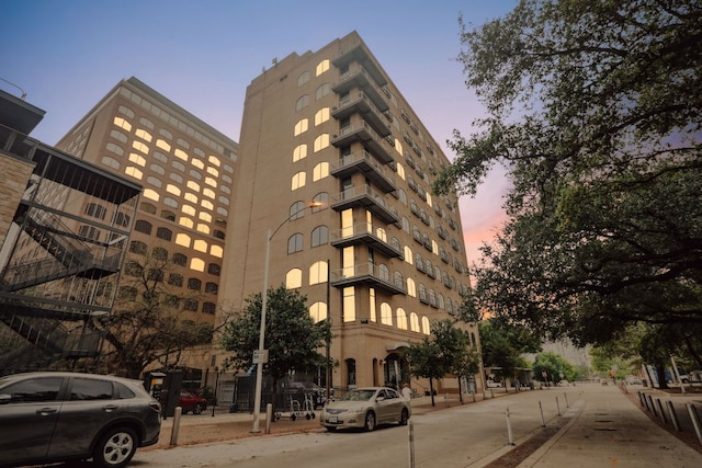 507 Sabine St Unit 601, Austin, TX 78701 - view of property at dusk