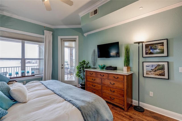 1001 The Cape Rd Unit 32, Horseshoe Bay, TX 78657 - bedroom with dark wood finished floors, access to exterior, crown molding, and a ceiling fan