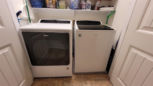 1001 The Cape Rd Unit 32, Horseshoe Bay, TX 78657 - laundry area featuring separate washer and dryer