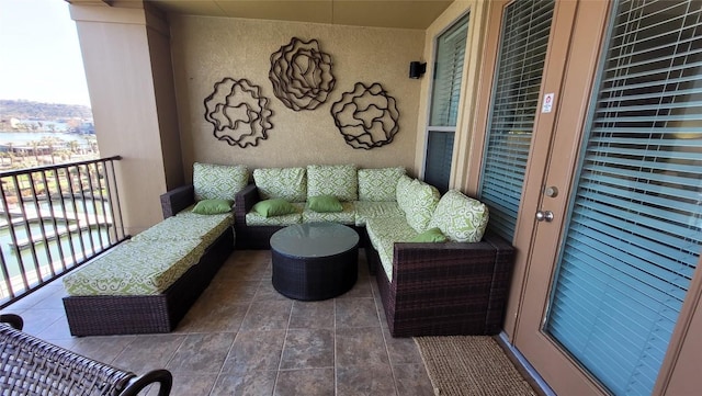 1001 The Cape Rd Unit 32, Horseshoe Bay, TX 78657 - balcony with outdoor lounge area
