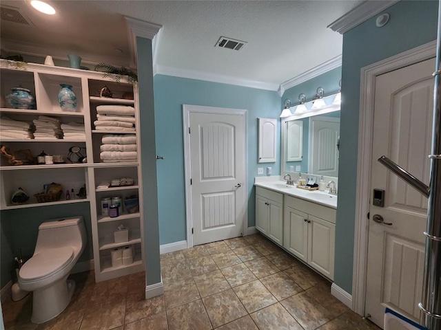 1001 The Cape Rd Unit 32, Horseshoe Bay, TX 78657 - full bathroom with crown molding and double vanity