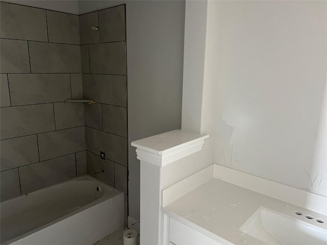 bathroom with shower / bathtub combination