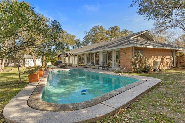 3106 Maywood Ave, Austin, TX 78703 - swimming pool with a patio