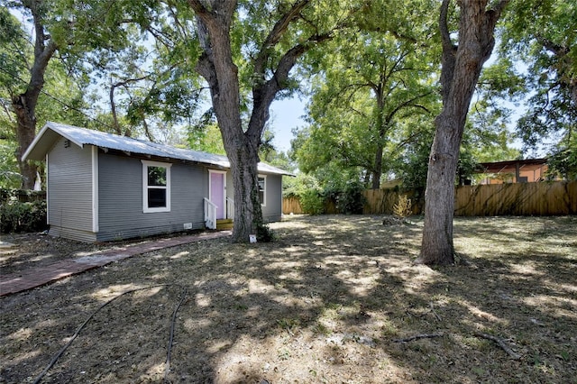 1108 Center St, San Antonio, TX 78202 - view of yard