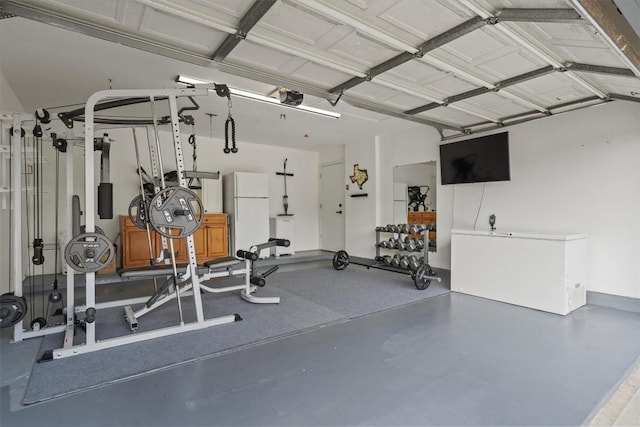 13436 Moscow Trl, Austin, TX 78729 - exercise area featuring a garage