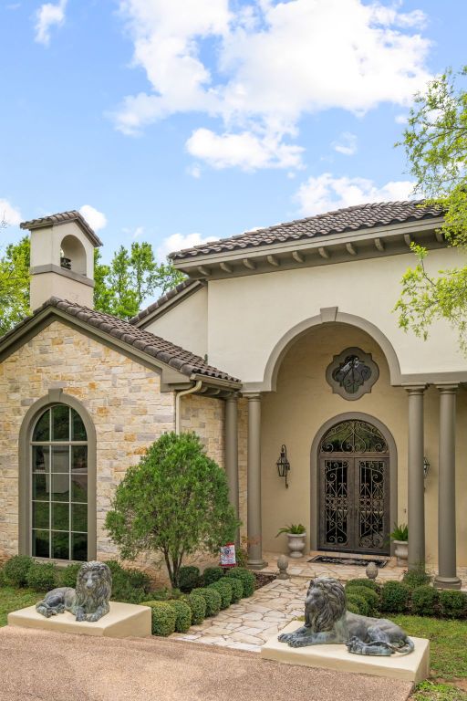 8611 Young Ln, Austin, TX 78737 - photo 2