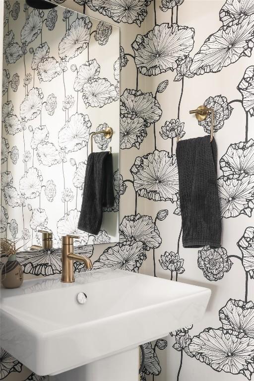 4420 Mount Vernon Dr Unit A, Austin, TX 78745 - bathroom featuring a sink