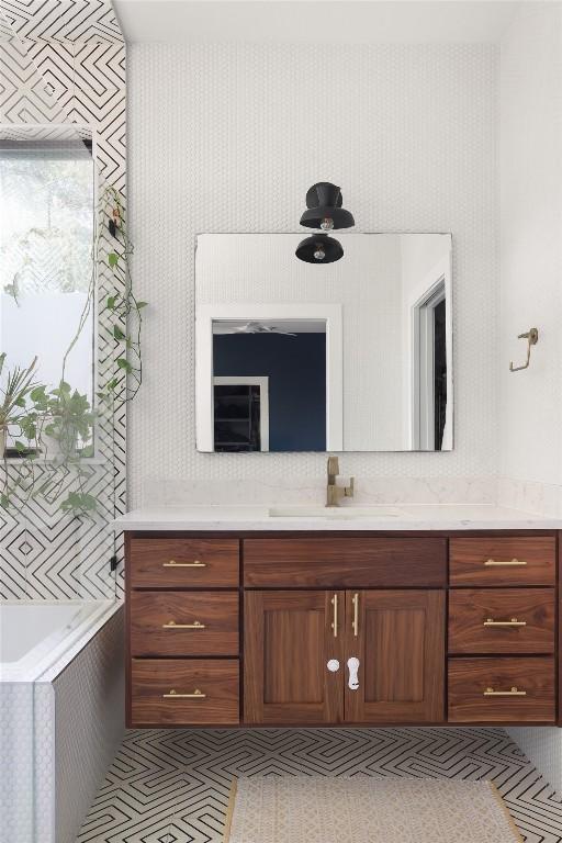4420 Mount Vernon Dr Unit A, Austin, TX 78745 - bathroom with vanity and a bathtub