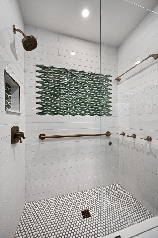 5708 Bullard Dr, Austin, TX 78757 - bathroom with tiled shower