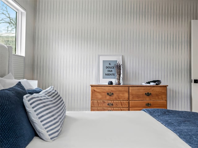 1004 Maufrais St, Austin, TX 78703 - bedroom with wallpapered walls